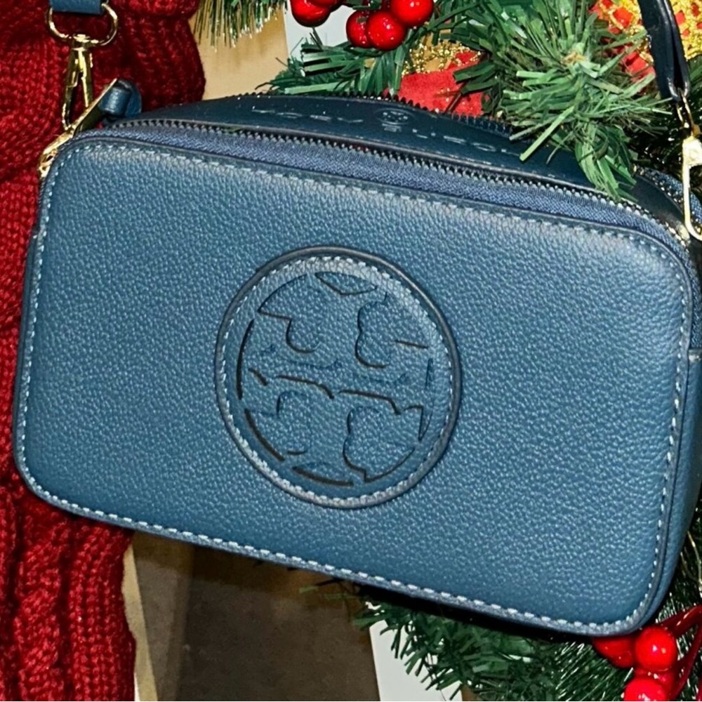 NWT Tory Burch Blue Pebbled Leather Crossbody Bag - Picture 2 of 8